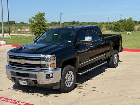 Used 2019 Chevrolet Silverado 2500 LTZ w/ Duramax Plus Package AWD/4WD image 11