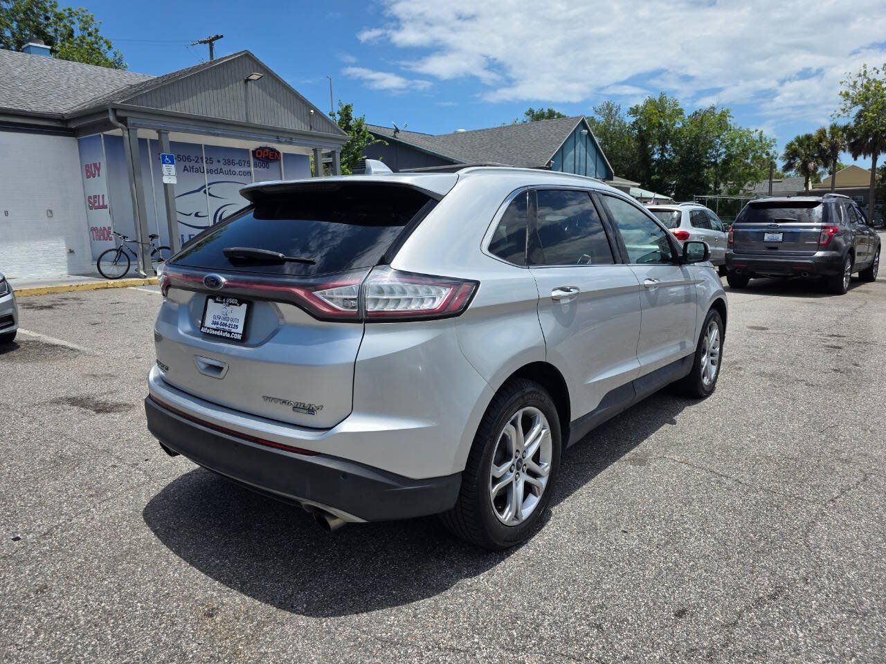 Used 2015 Ford Edge Titanium w/ Technology Package AWD/4WD image 4
