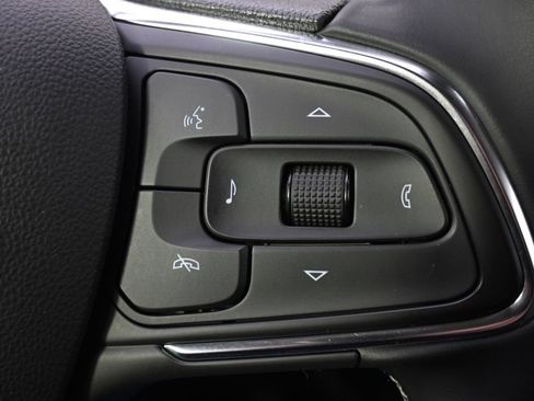 Used 2025 Buick Encore GX Preferred AWD/4WD image 33