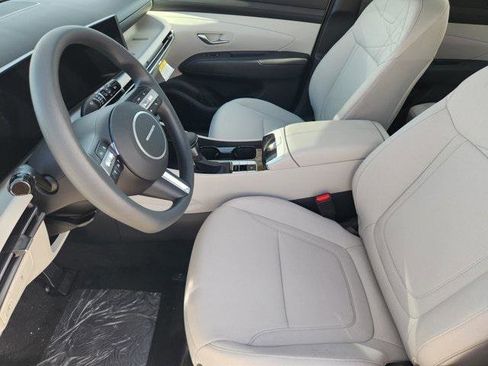 New 2026 Hyundai Tucson SE image 8