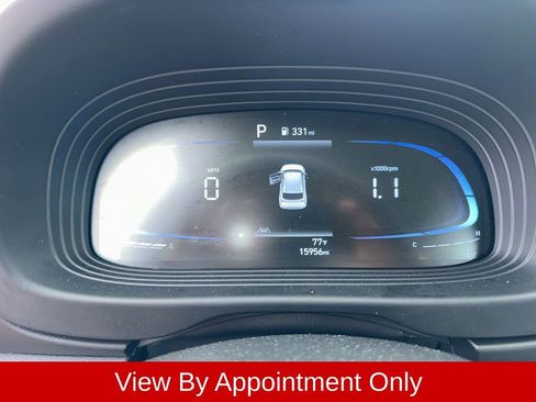 Used 2025 Hyundai Venue Limited FWD image 3