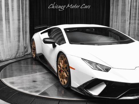 Used 2018 Lamborghini Huracan Performante AWD/4WD image 43