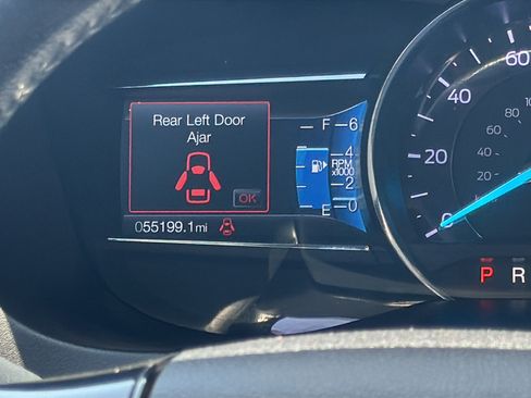 Used 2018 Ford Explorer XLT w/ Equipment Group 202A FWD image 30