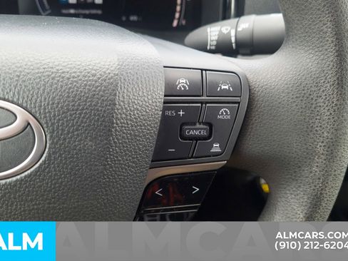 Used 2025 Toyota Camry LE image 28