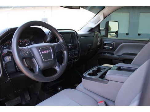 Used 2019 GMC Sierra 2500 4x4 Crew Cab w/ Sierra Convenience Package image 9