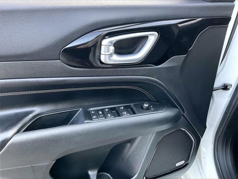 Used 2022 Jeep Compass High Altitude image 36