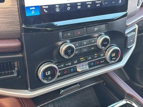 Used 2024 Ford Expedition Max Limited AWD/4WD image 19