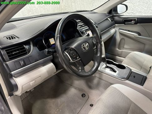 Used 2014 Toyota Camry XLE FWD image 3