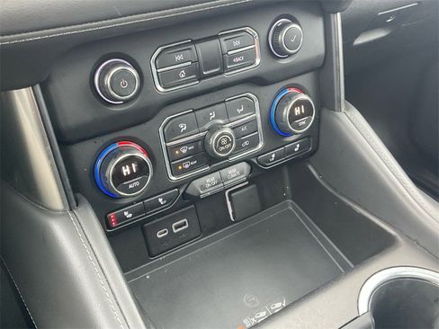 Used 2021 Chevrolet Tahoe Z71 w/ Luxury Package image 25