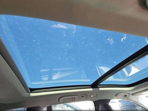 Used 2025 Volvo V60 B5 Cross Country Plus image 10