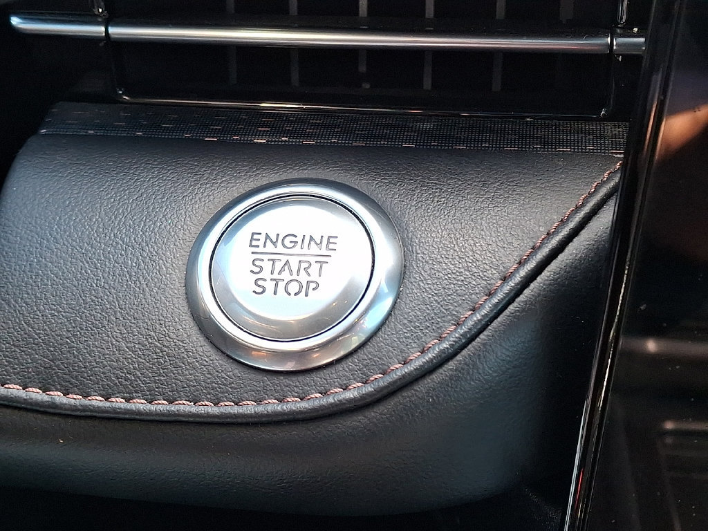 Used 2024 Lincoln Nautilus Reserve w/ Equipment Group 202A AWD/4WD image 23