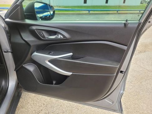 Used 2024 Chevrolet Trax LS image 9