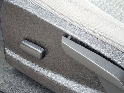 Used 2020 Chevrolet Colorado LT w/ Safety Package image 8