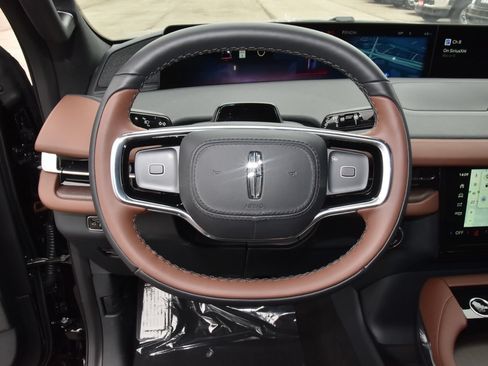 New 2026 Lincoln Navigator L Reserve AWD/4WD image 23
