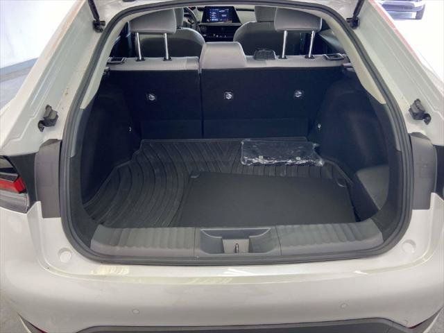 Certified 2025 Toyota Prius LE FWD image 12