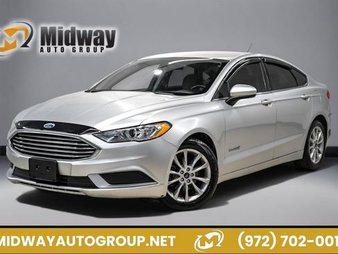 Used 2017 Ford Fusion SE FWD image 1