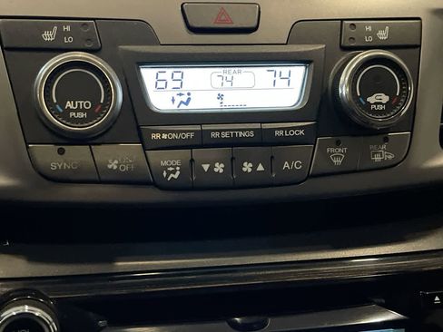 Used 2016 Honda Odyssey Touring Elite image 19