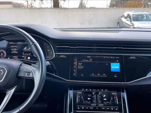 Used 2023 Audi Q7 3.0T Prestige image 9