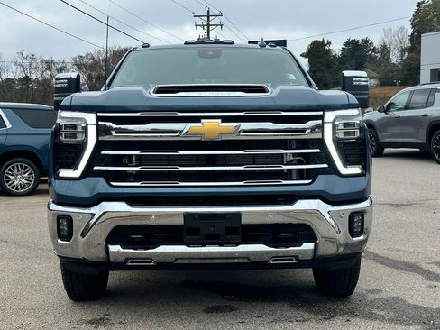 Used 2025 Chevrolet Silverado 3500 LTZ w/ LTZ Plus Package image 5