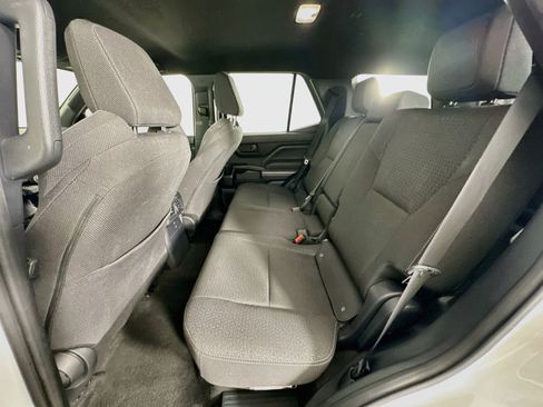 Used 2025 Toyota 4Runner SR5 AWD/4WD image 27