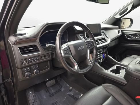 Used 2022 Chevrolet Tahoe Z71 w/ Luxury Package AWD/4WD image 16