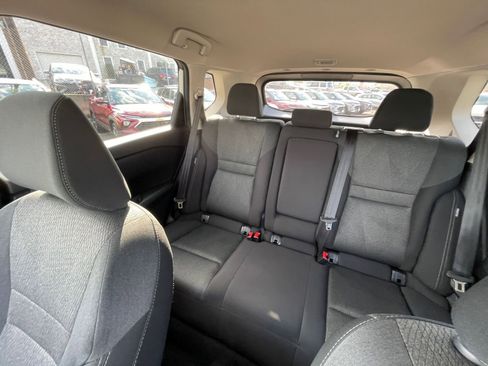 Used 2025 Nissan Rogue SV image 41