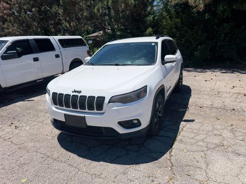 Used 2019 Jeep Cherokee Latitude Plus FWD image 10