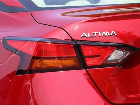 Used 2019 Nissan Altima 2.5 SL FWD image 11