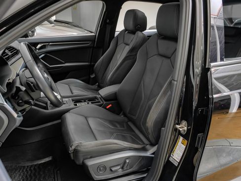 Used 2023 Audi Q3 2.0T Premium image 34