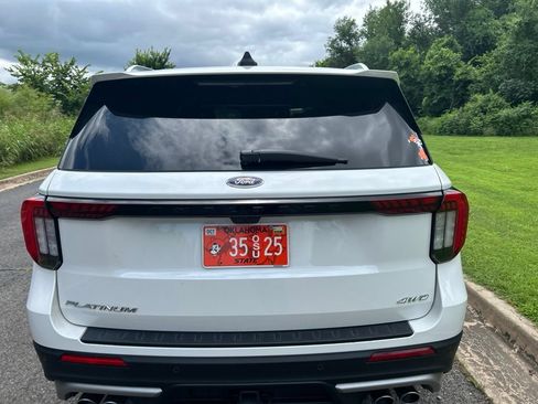 Used 2025 Ford Explorer Platinum w/ Ultimate Package AWD/4WD image 7