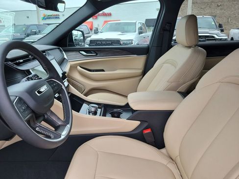 New 2026 Jeep Grand Cherokee L Limited AWD/4WD image 9