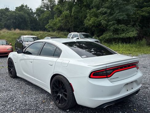 Used 2015 Dodge Charger R/T w/ Premium Group RWD image 2