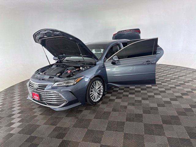 Used 2019 Toyota Avalon Limited w/ Advanced Safety Package FWD image 10