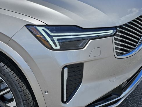 New 2026 Volvo XC90 B6 Plus image 9