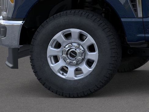 New 2025 Ford F250 XLT w/ FX4 Off-Road Package image 19