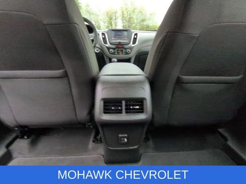 Used 2021 Chevrolet Equinox LS AWD/4WD image 22
