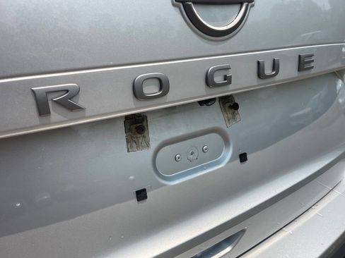 Used 2024 Nissan Rogue S FWD image 12