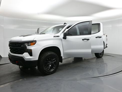 Used 2024 Chevrolet Silverado 1500 Custom Trail Boss w/ LPO, Dark Essentials Package AWD/4WD image 31