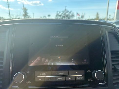 Used 2022 Nissan Titan S image 27