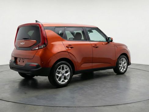 Used 2025 Kia Soul LX w/ LX Technology Package image 9