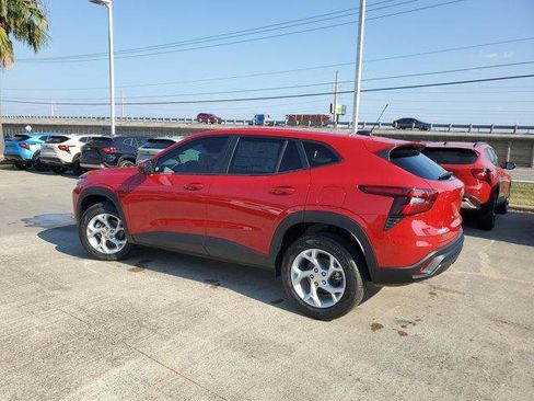 New 2026 Chevrolet Trax LS image 5