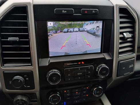 Used 2019 Ford F150 Lariat w/ Trailer Tow Package RWD image 28