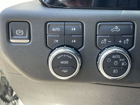 Used 2023 GMC Sierra 1500 Elevation w/ X31 Off-Road Package AWD/4WD image 18