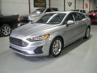 Used 2020 Ford Fusion SE image 1