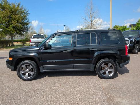 Used 2017 Jeep Patriot Sport image 3