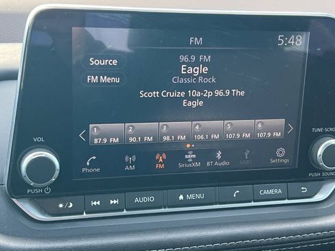 Used 2023 Nissan Rogue SV image 16