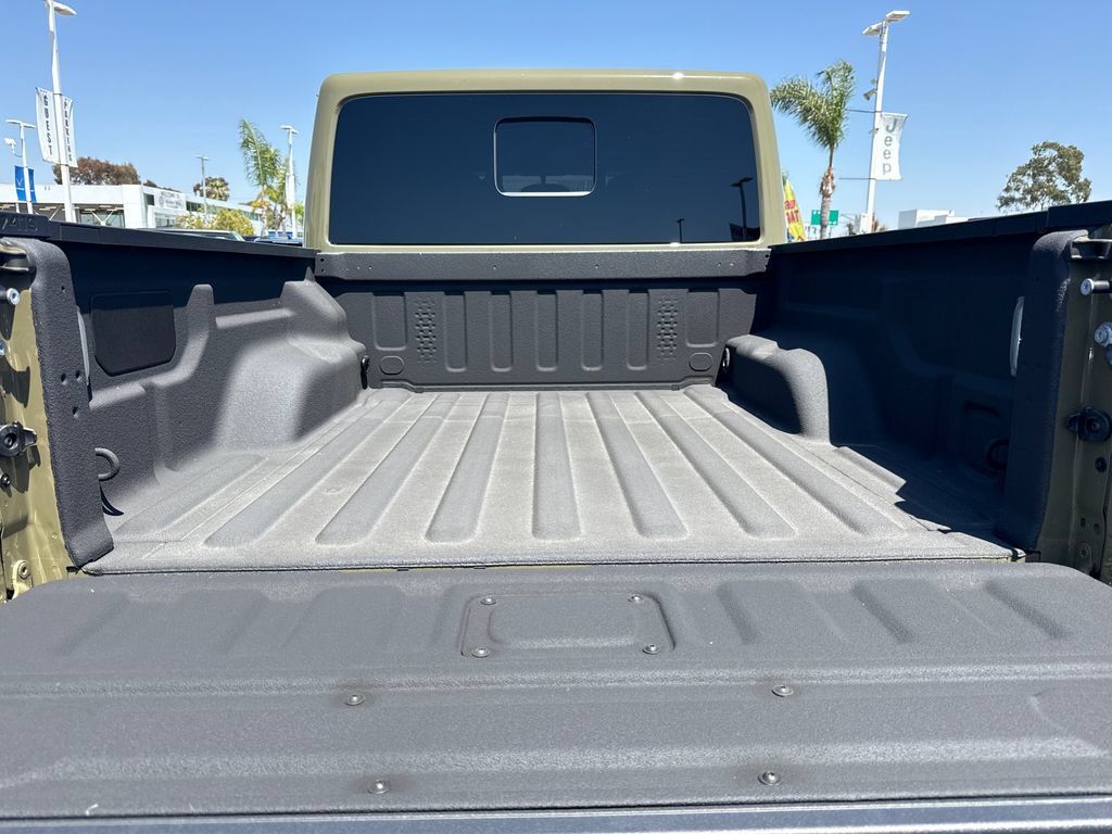 New 2025 Jeep Gladiator Sport AWD/4WD image 8