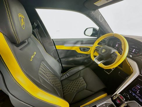 Used 2024 Lamborghini Urus S AWD/4WD image 69