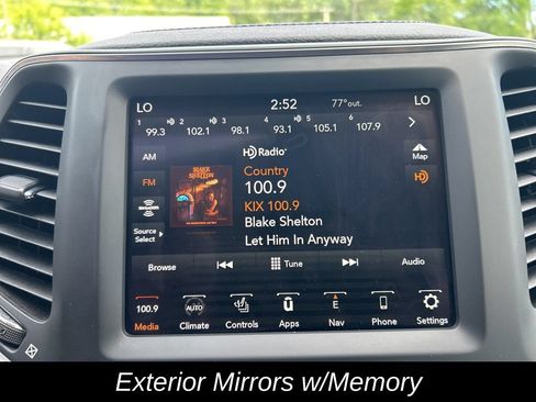Certified 2023 Jeep Cherokee Altitude Lux w/ Lux Elite Package AWD/4WD image 24
