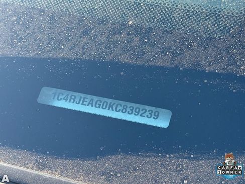 Used 2019 Jeep Grand Cherokee Laredo w/ 18" Wheel & 8.4" Radio Group image 13